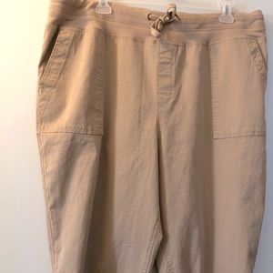 Terra&Sky khaki colored cropped pants